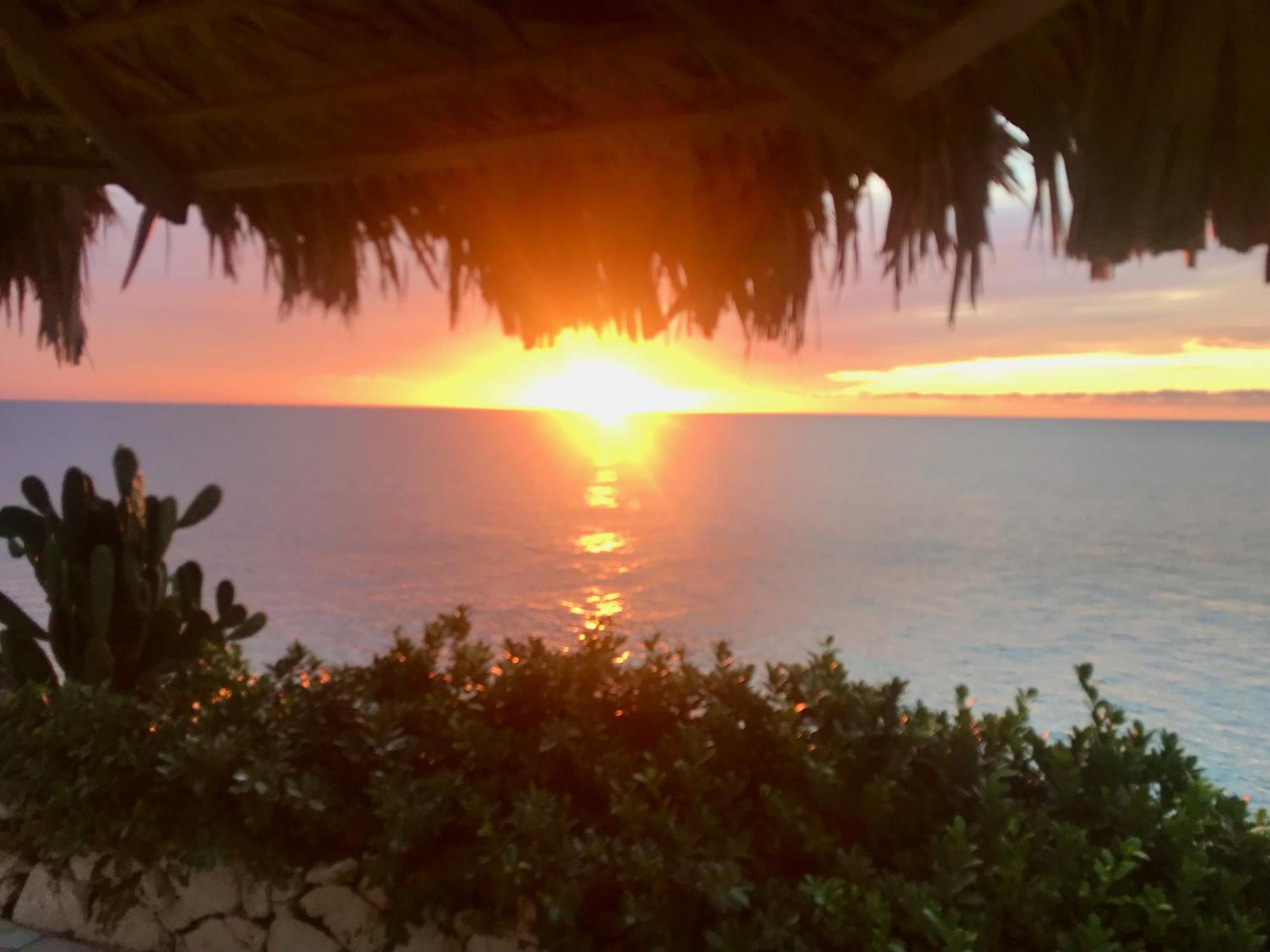 Stunning Ocean View Villa เนกริล ภายนอก รูปภาพ