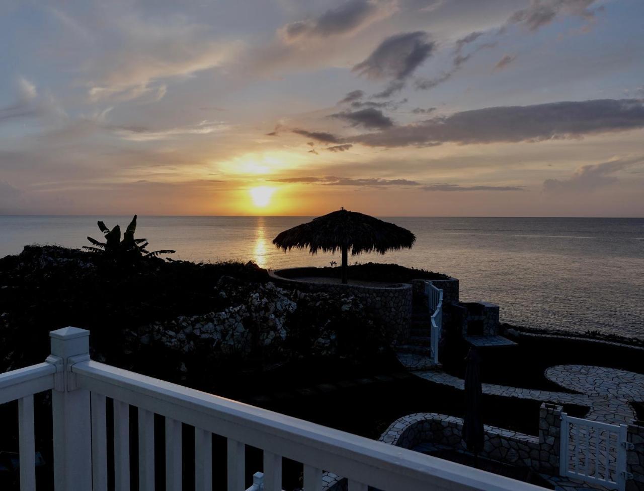 Stunning Ocean View Villa เนกริล ภายนอก รูปภาพ